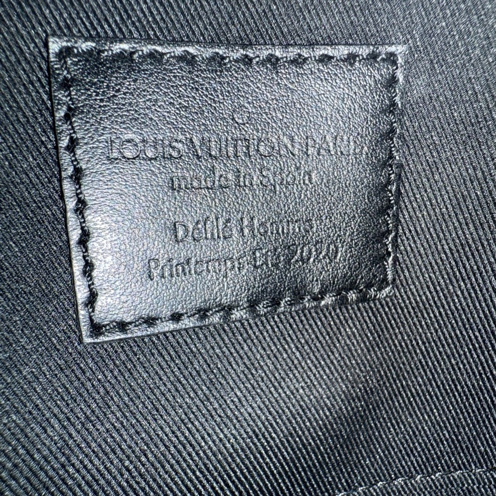 Louis Vuitton crossbody RARE - Picture 9 of 16